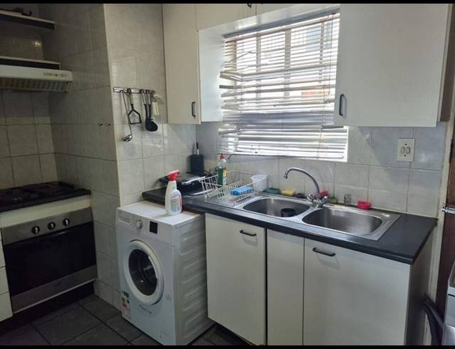 2 BEDROOM COMPLEX FOR SALE IN MARAIS STEYN PARK